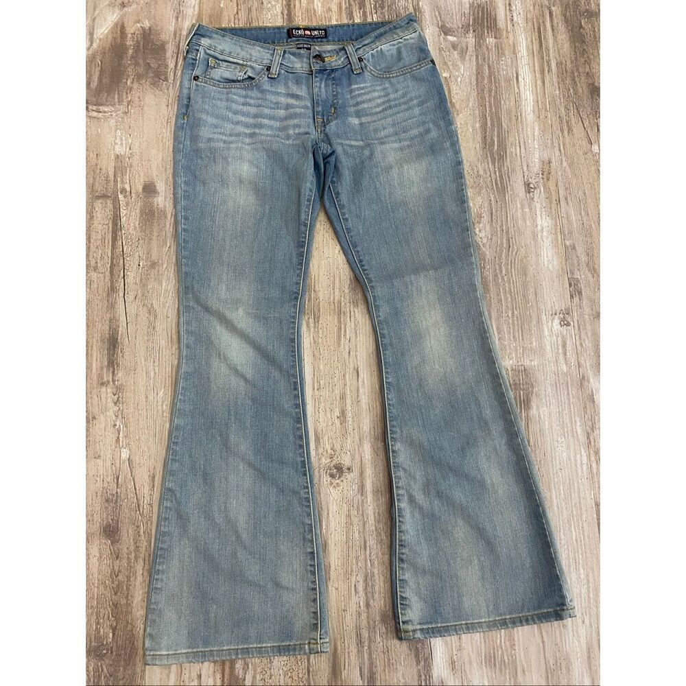 ECKO UNLTD Low Rise Flared Jeans Light Wash Women’s Sz 7/8
